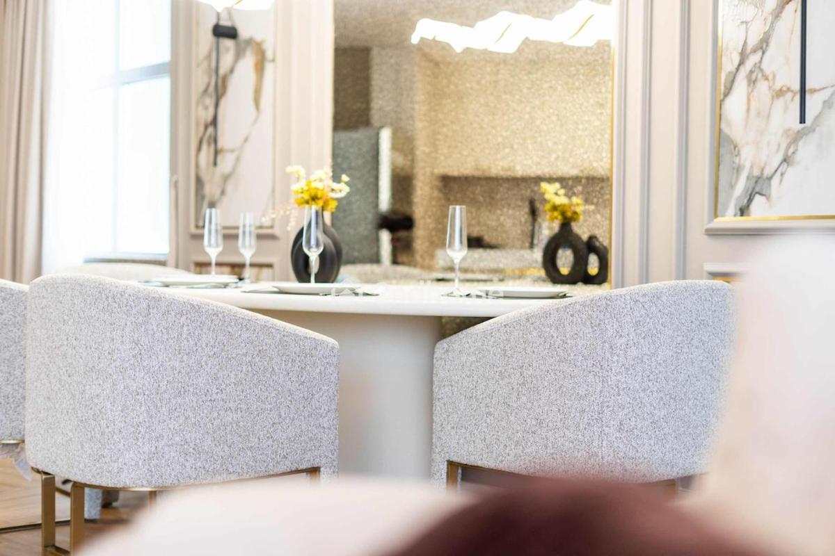 Apartment Stylish 2bedroom In Difc Newly Furnished Dubai