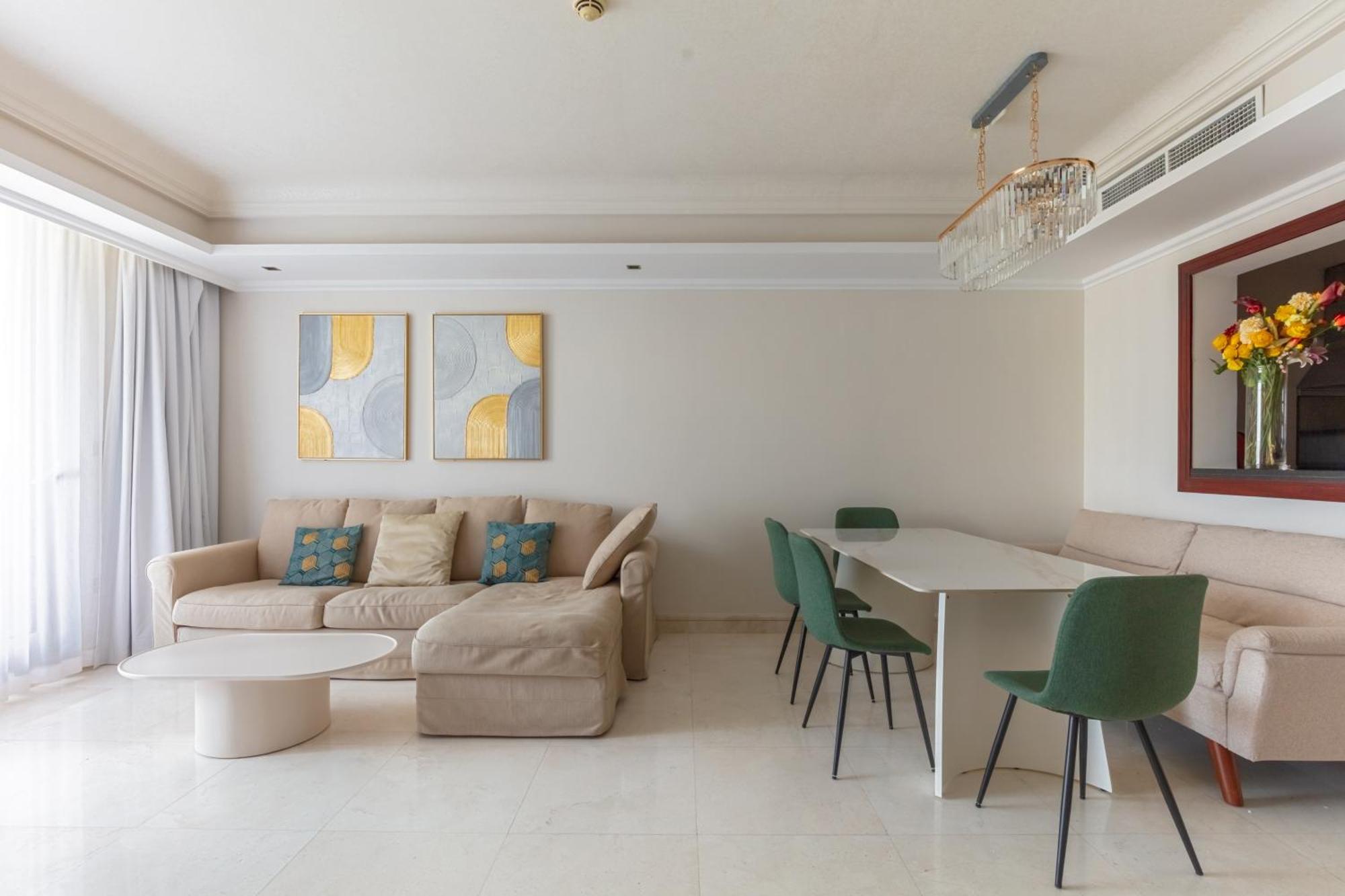 1-bedroom With Pool Apartment