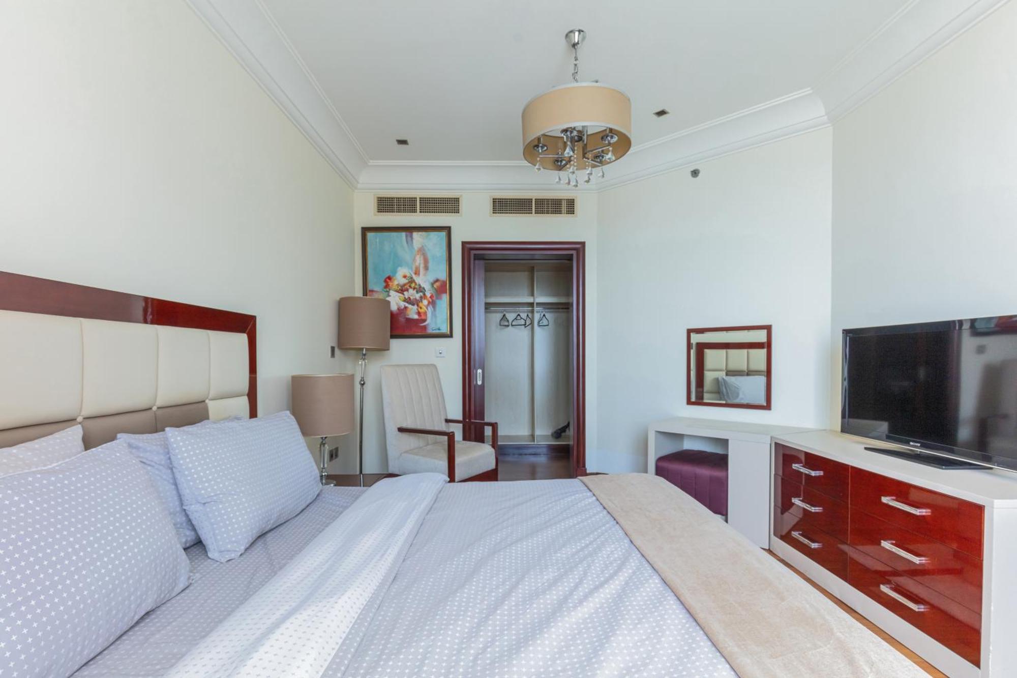 Apartment 1-bedroom With Pool *