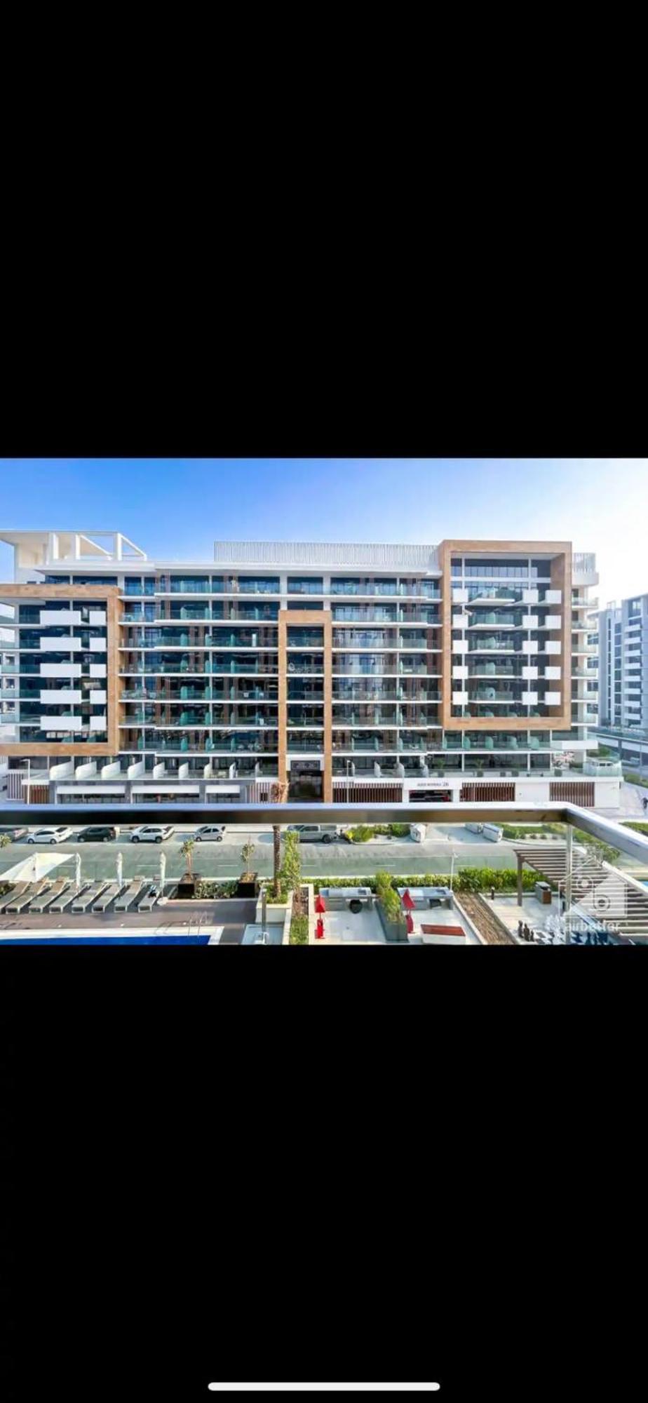 Azizi Riviera *