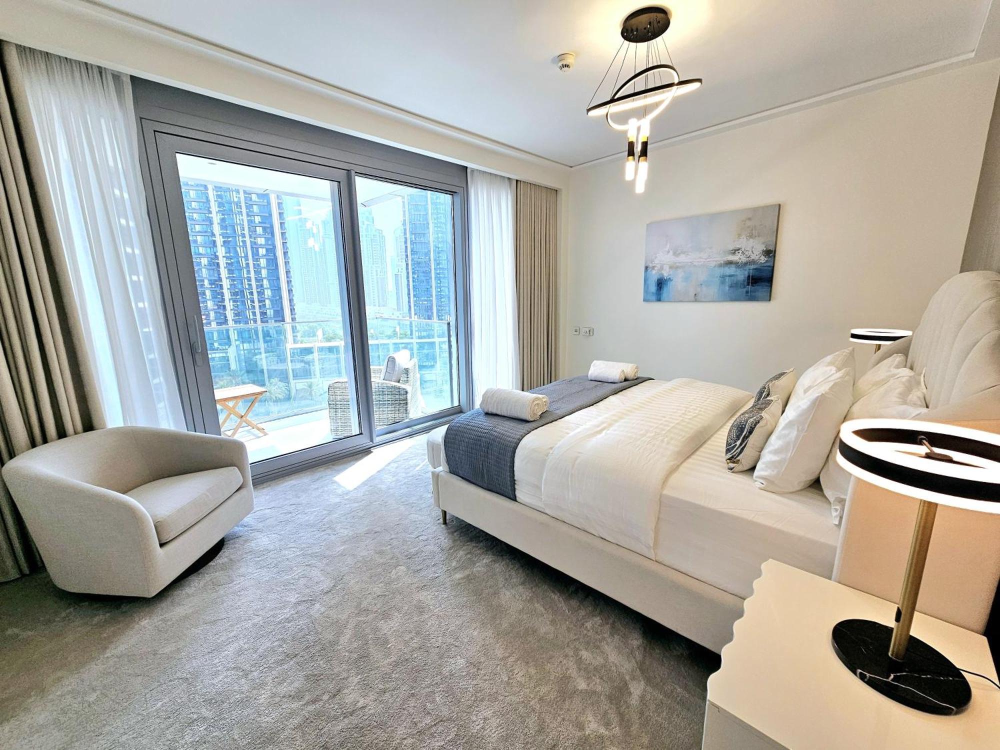 Sunrise Homes - Lavish 2 Bedrooms With Fountain View! Apartamento Dubai