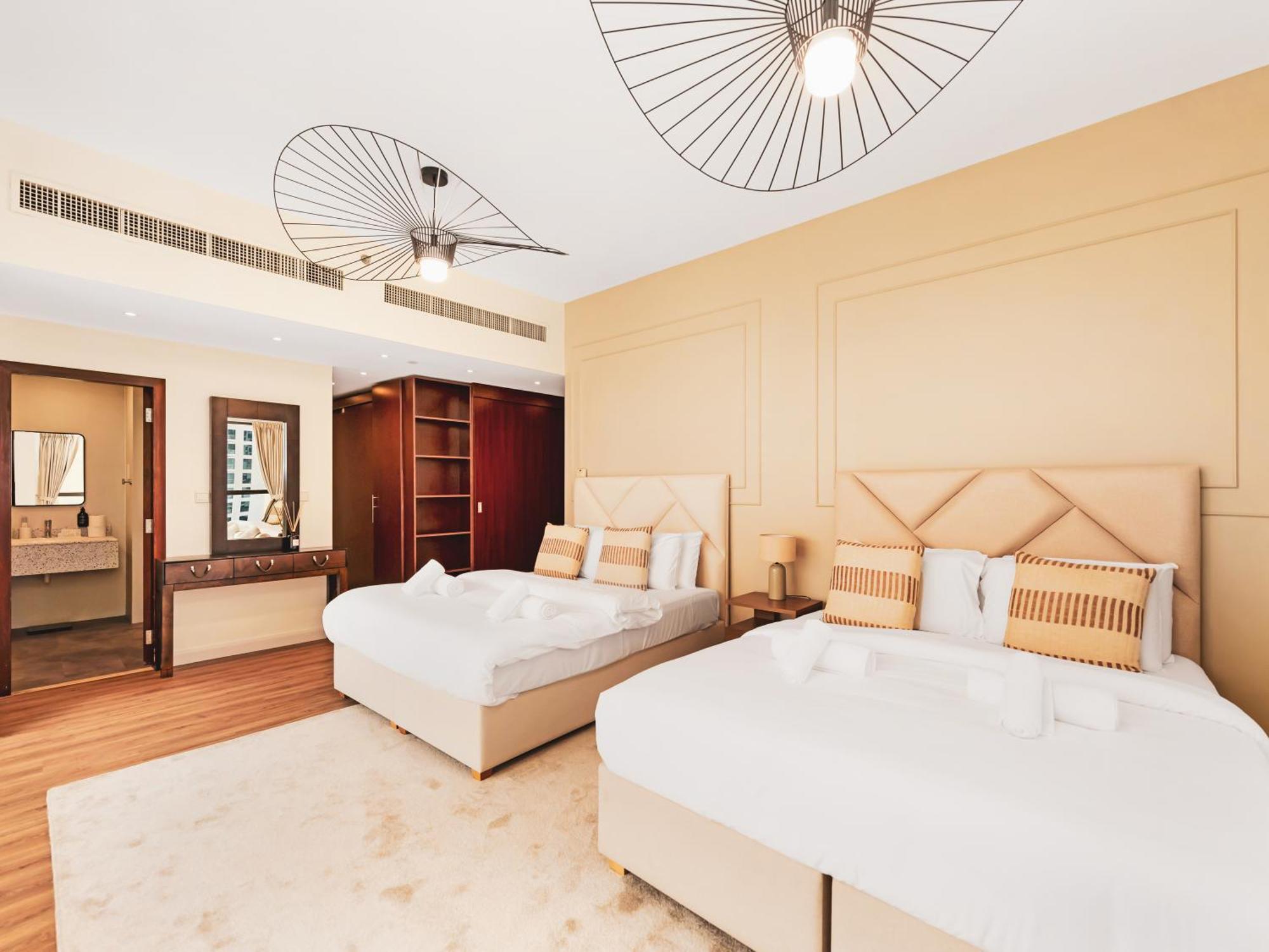 New! Jbr Beachfront With Panoramic Eye Views Apartment