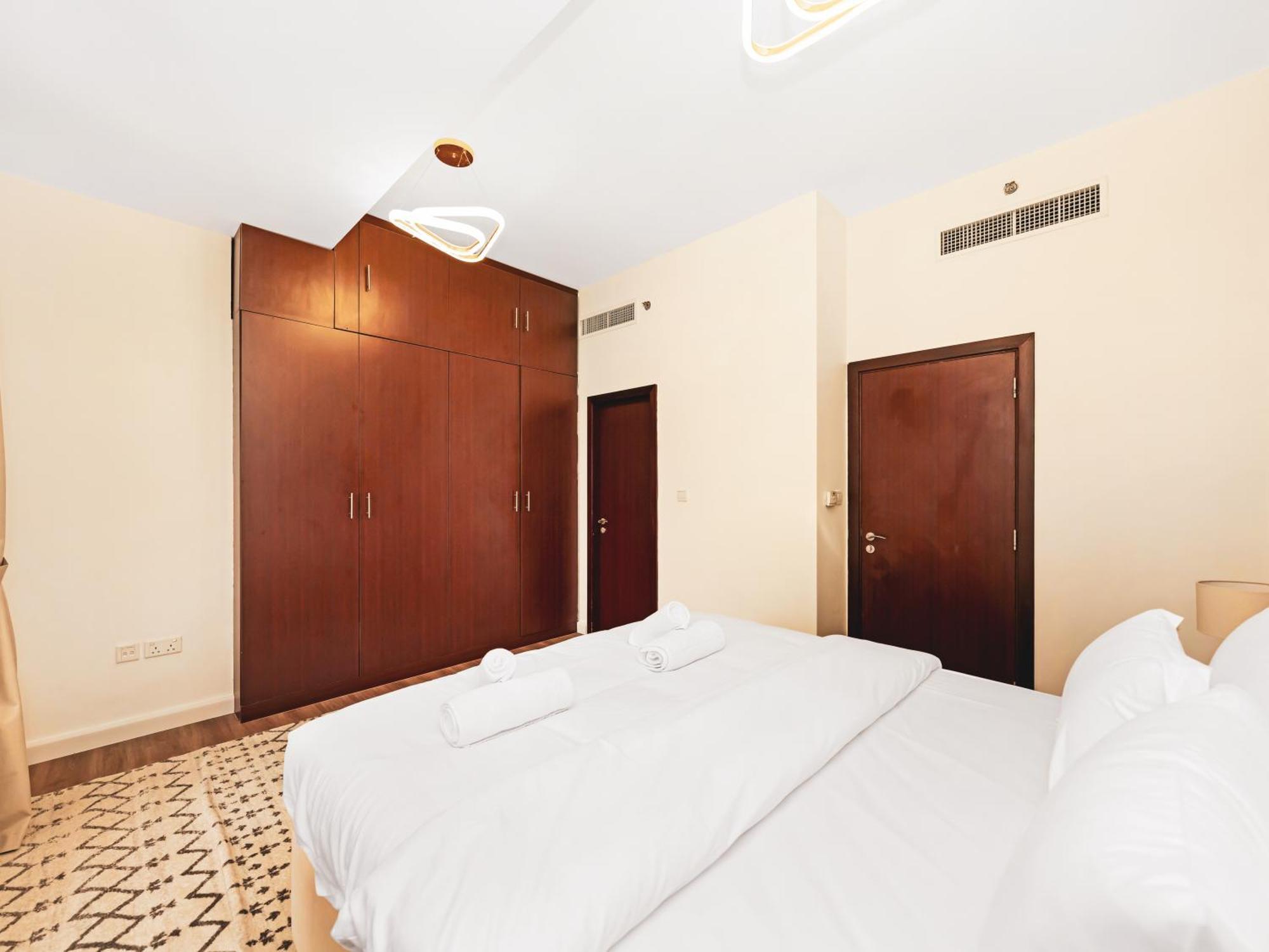 Apartment New! Jbr Beachfront With Panoramic Eye Views Dubai