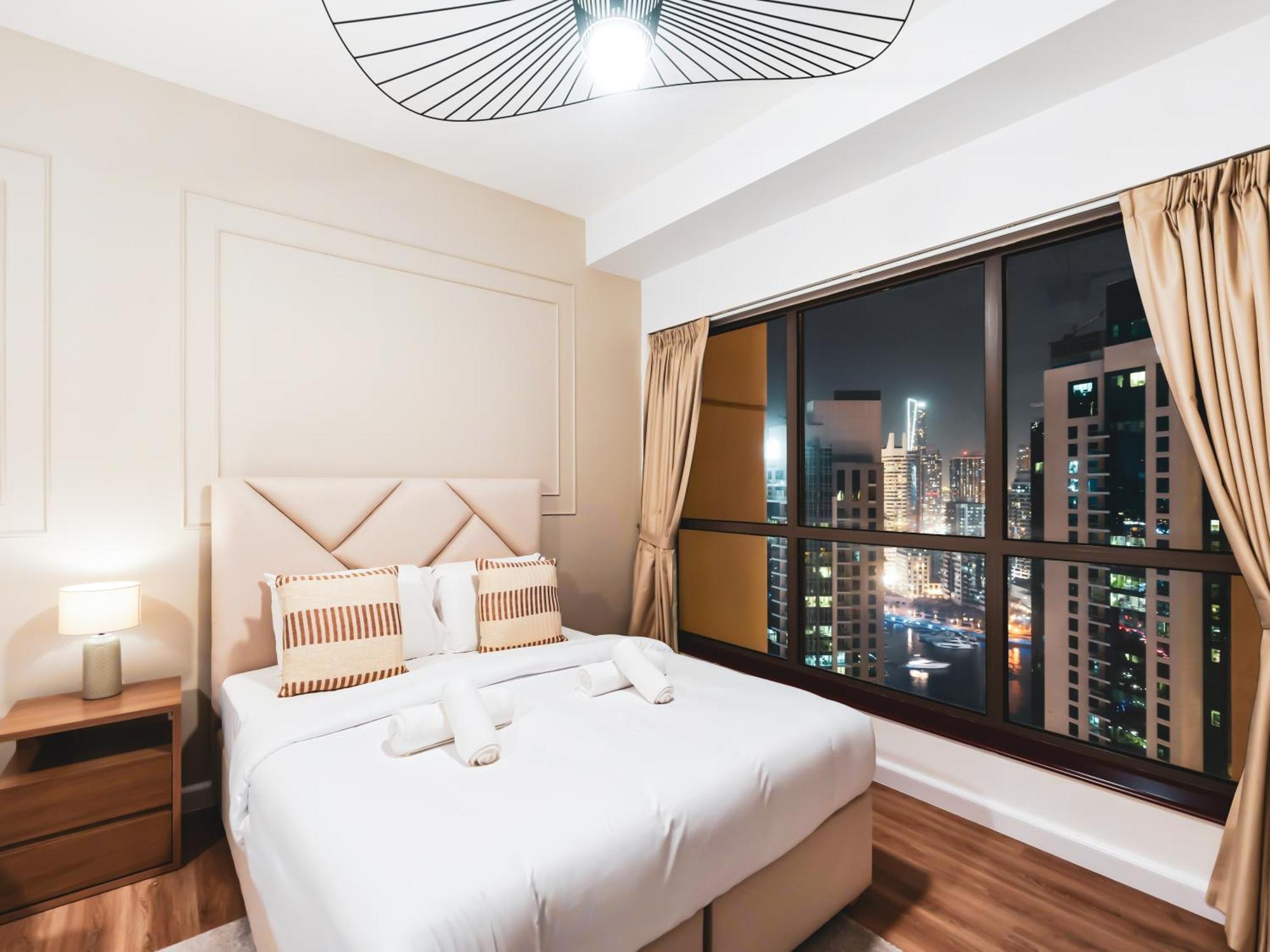 Apartment New! Jbr Beachfront With Panoramic Eye Views *