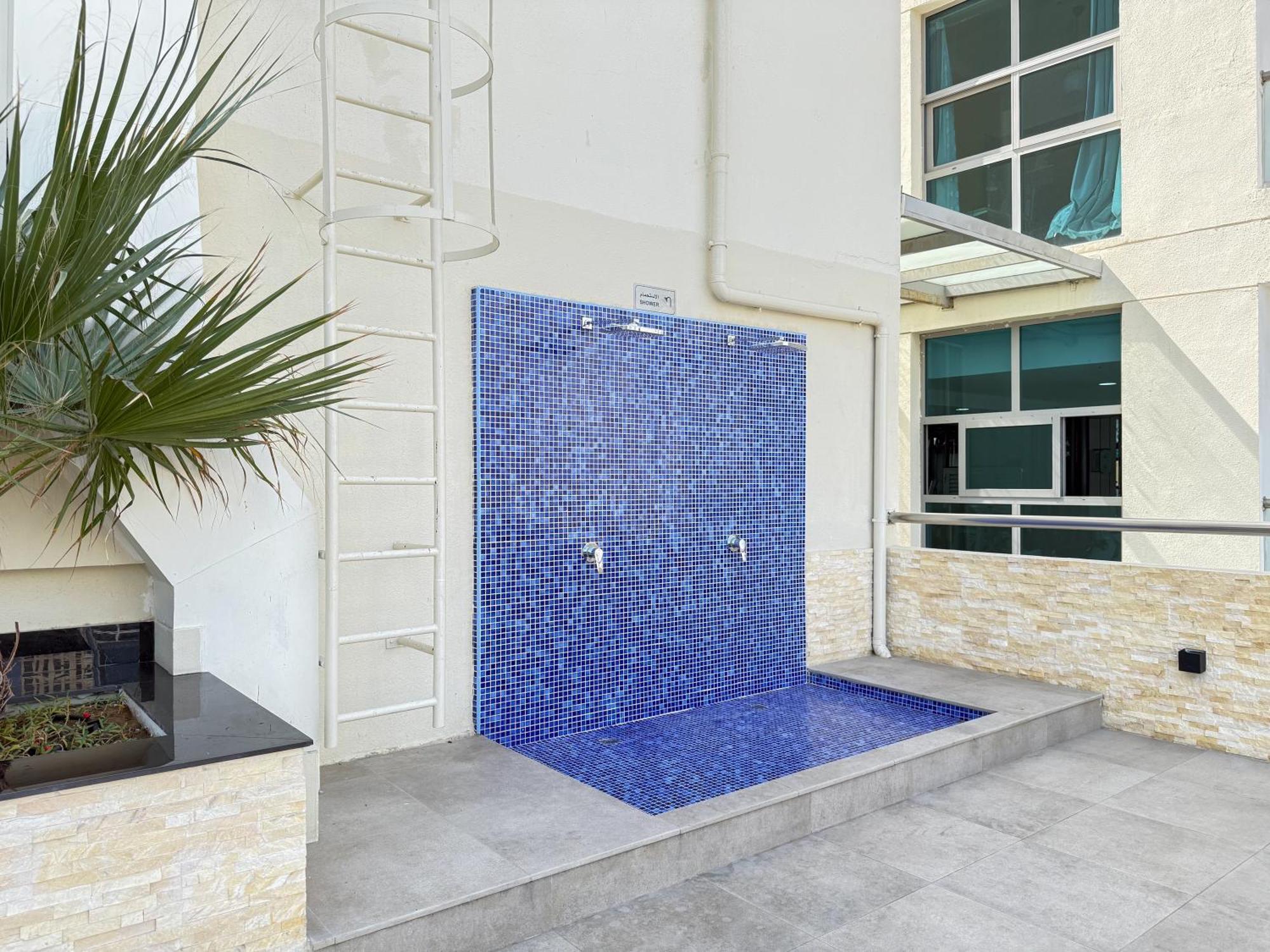 Marina View Haven - Luxurious 3-bedroom In Dec Towers Apartment *