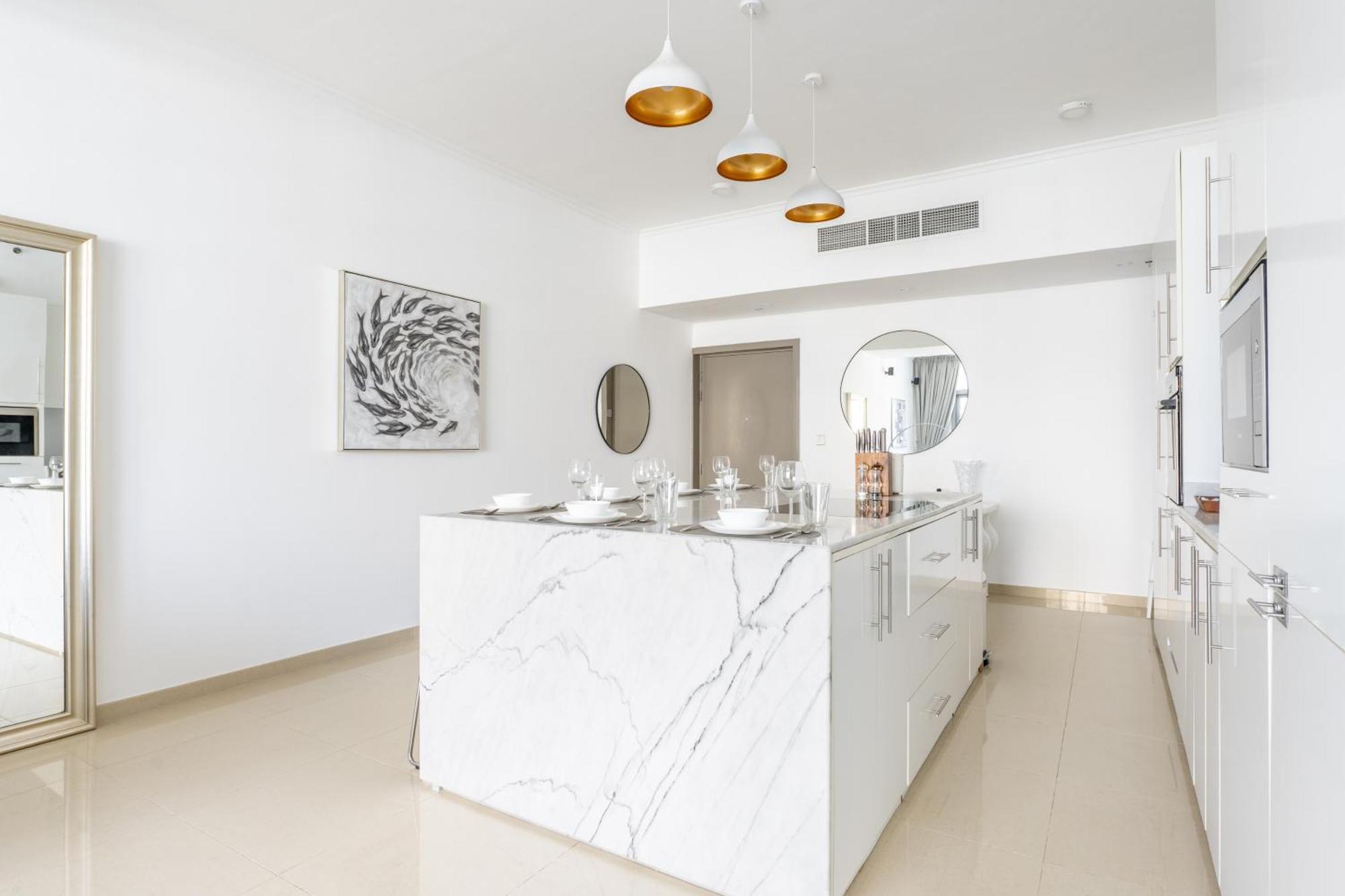 Marina View Haven - Luxurious 3-bedroom In Dec Towers Apartment