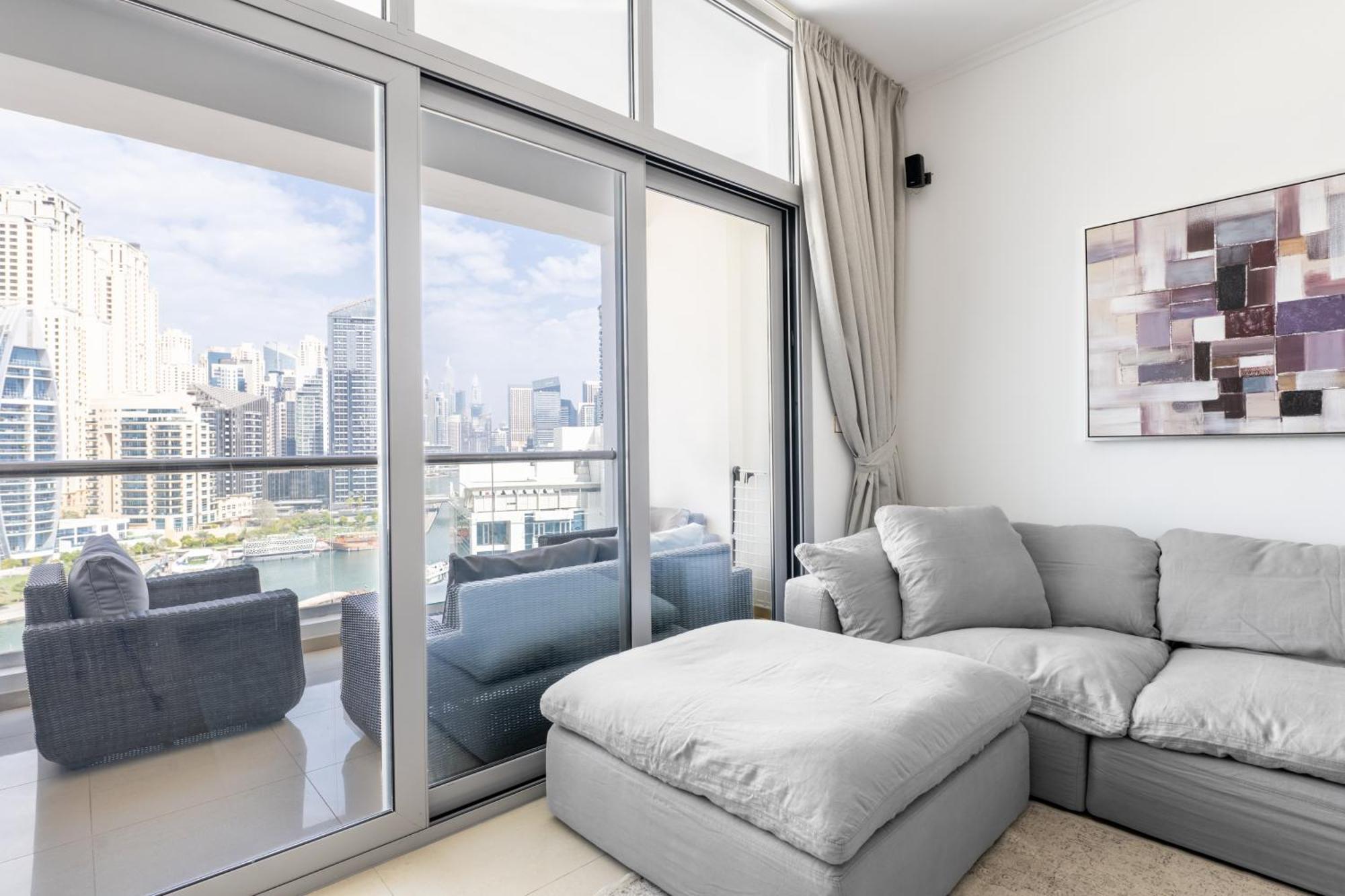Marina View Haven - Luxurious 3-bedroom In Dec Towers Apartment Dubai