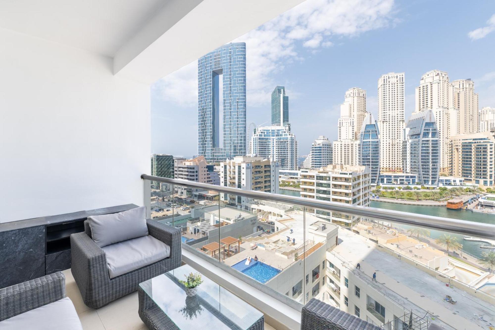 Marina View Haven - Luxurious 3-bedroom In Dec Towers *