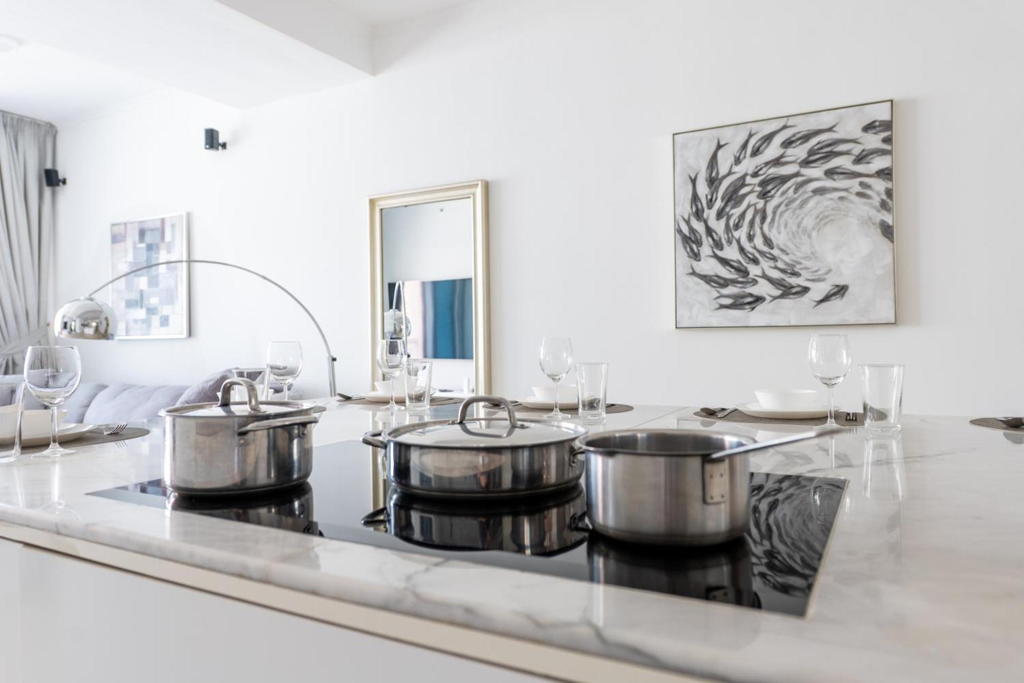 Marina View Haven - Luxurious 3-bedroom In Dec Towers *
