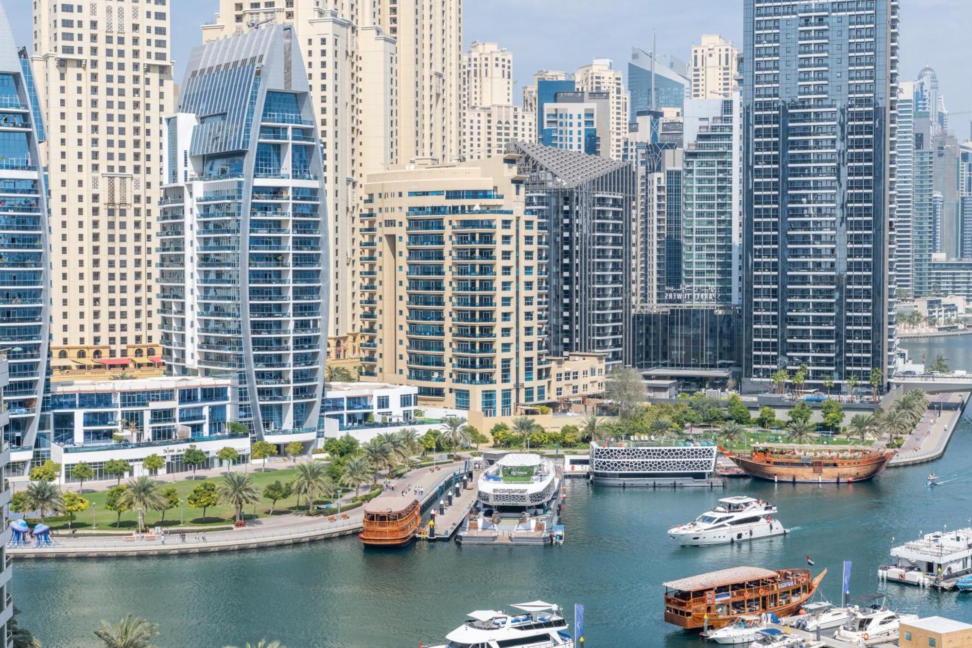 Apartment Marina View Haven - Luxurious 3-bedroom In Dec Towers