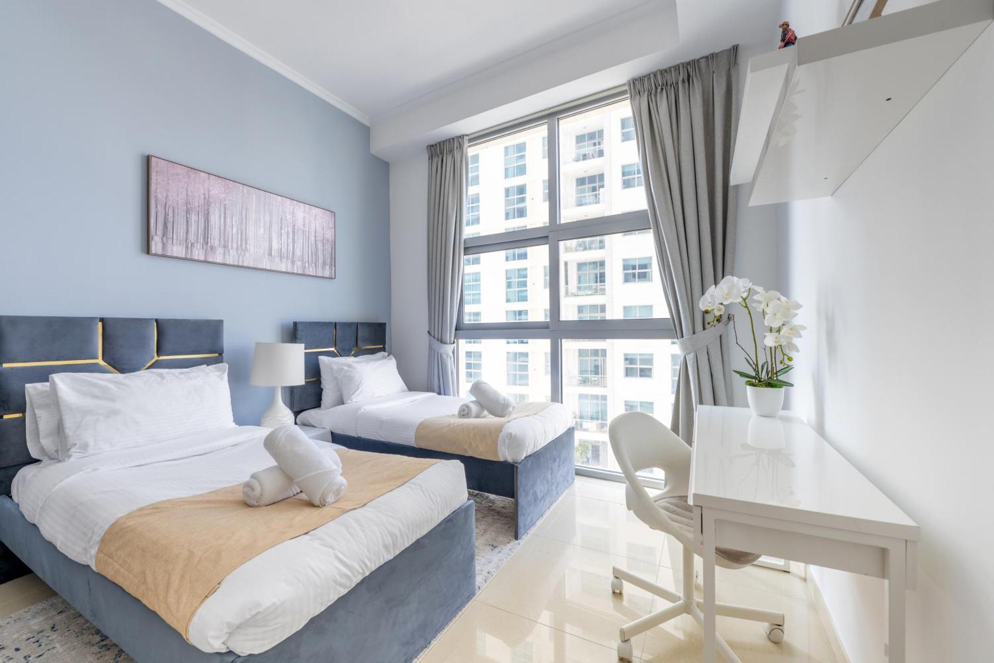 Marina View Haven - Luxurious 3-bedroom In Dec Towers Apartment