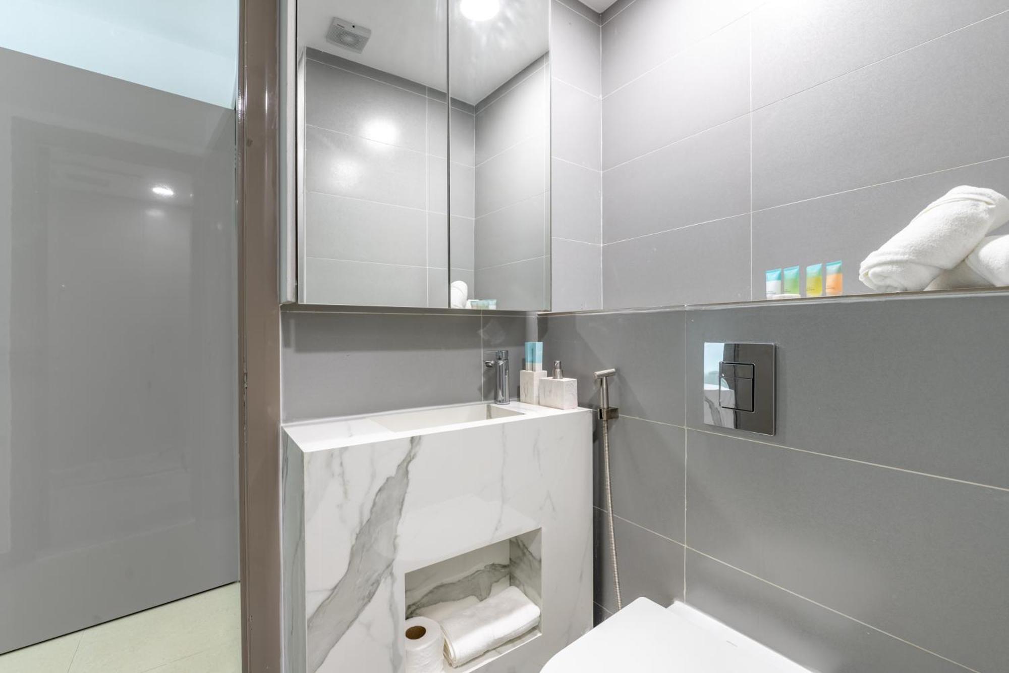 Marina View Haven - Luxurious 3-bedroom In Dec Towers