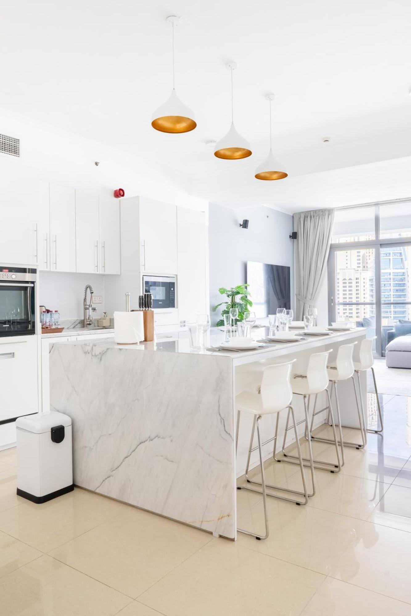 Marina View Haven - Luxurious 3-bedroom In Dec Towers *