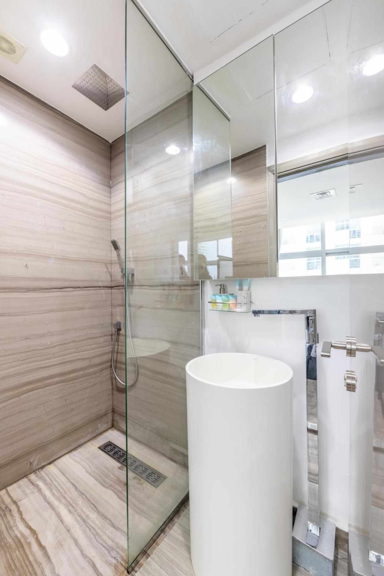 Marina View Haven - Luxurious 3-bedroom In Dec Towers Apartment Dubai