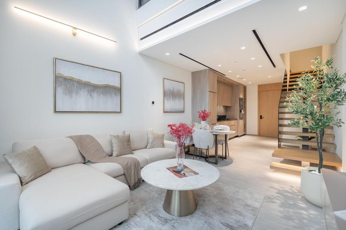 Elegant 1bhk By Czechin Luxe With Pool And Gym * Dubai