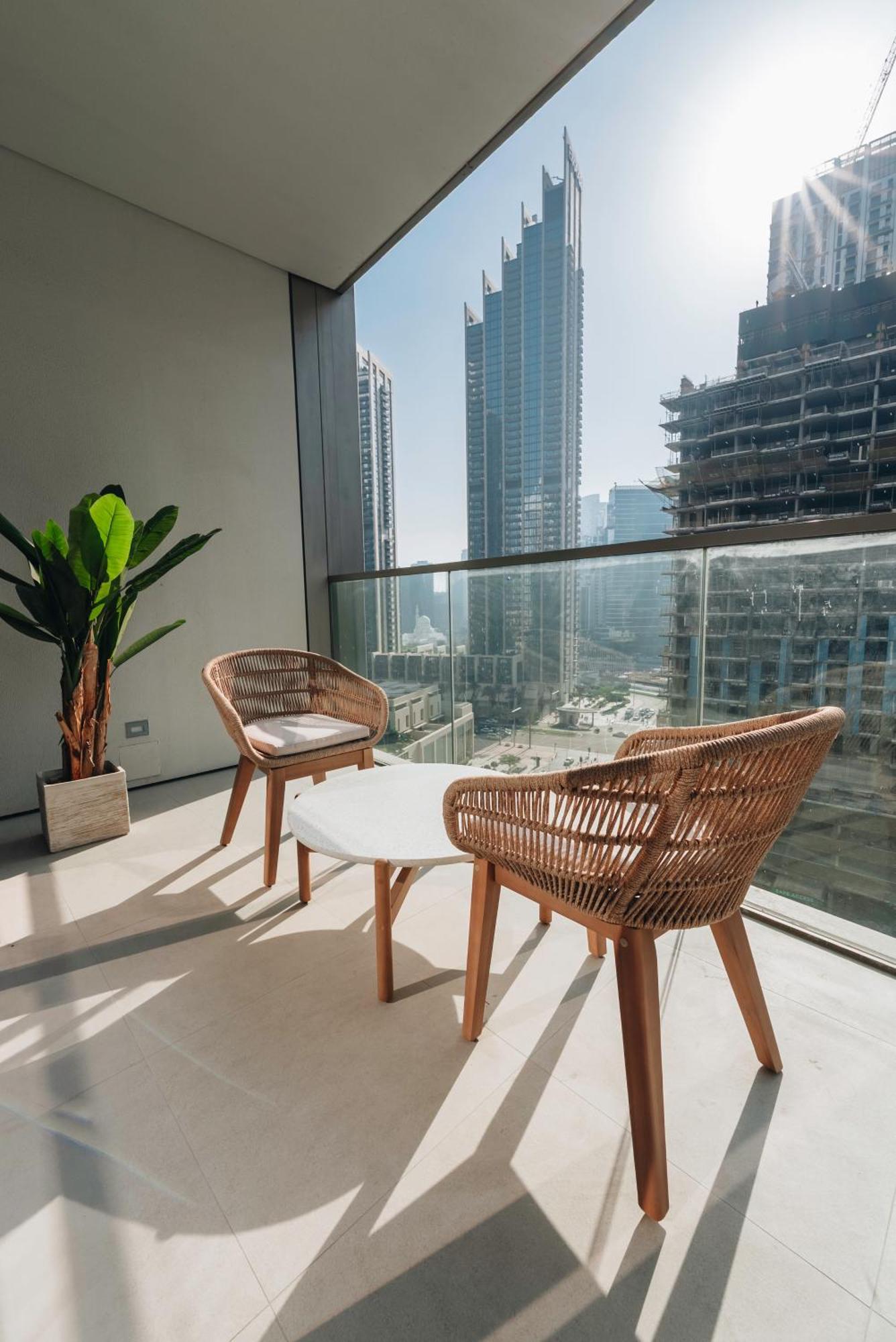 Modern 1-bedroom In Downtown Near Mall & Burj Khalifa Daire