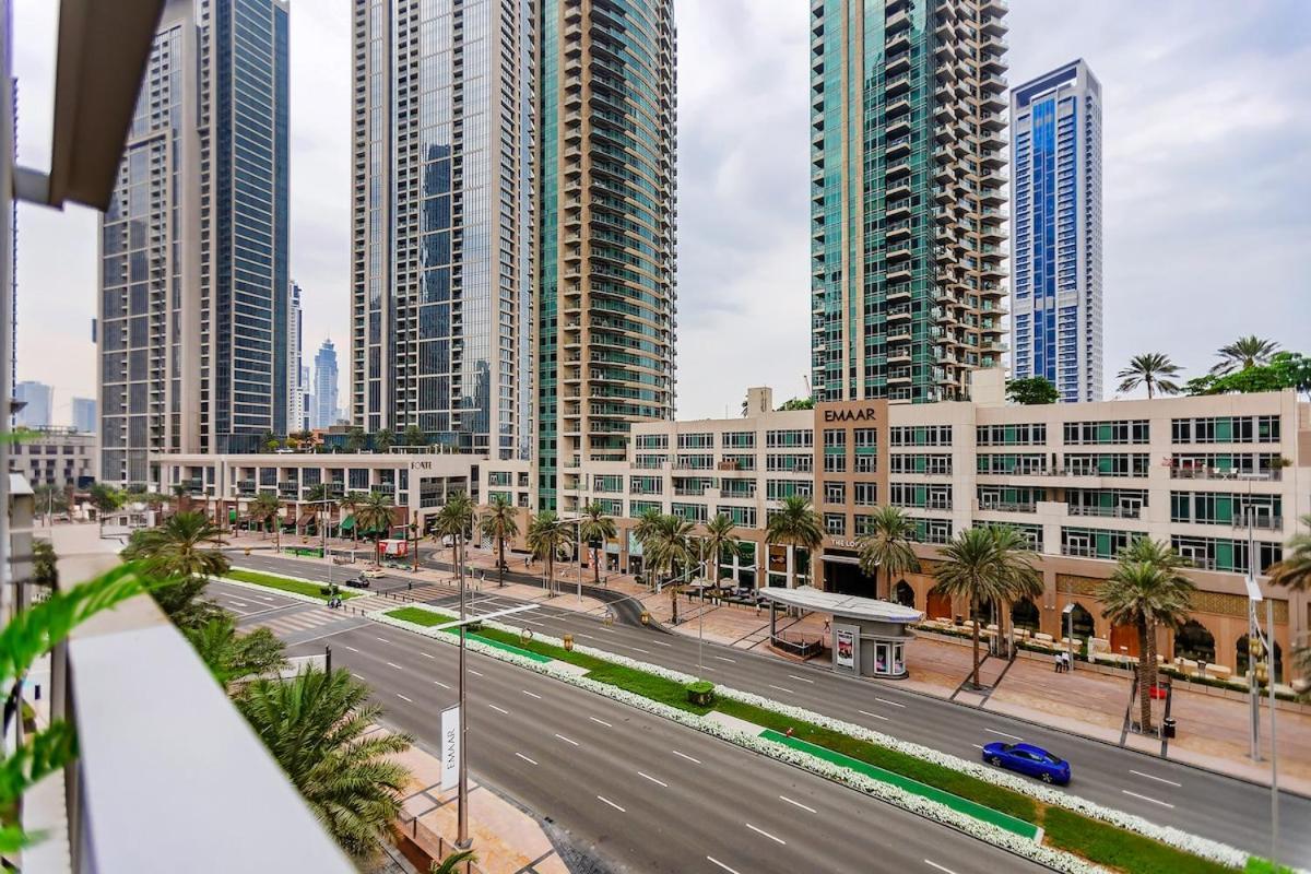 Downtown Boulevard Apartment *