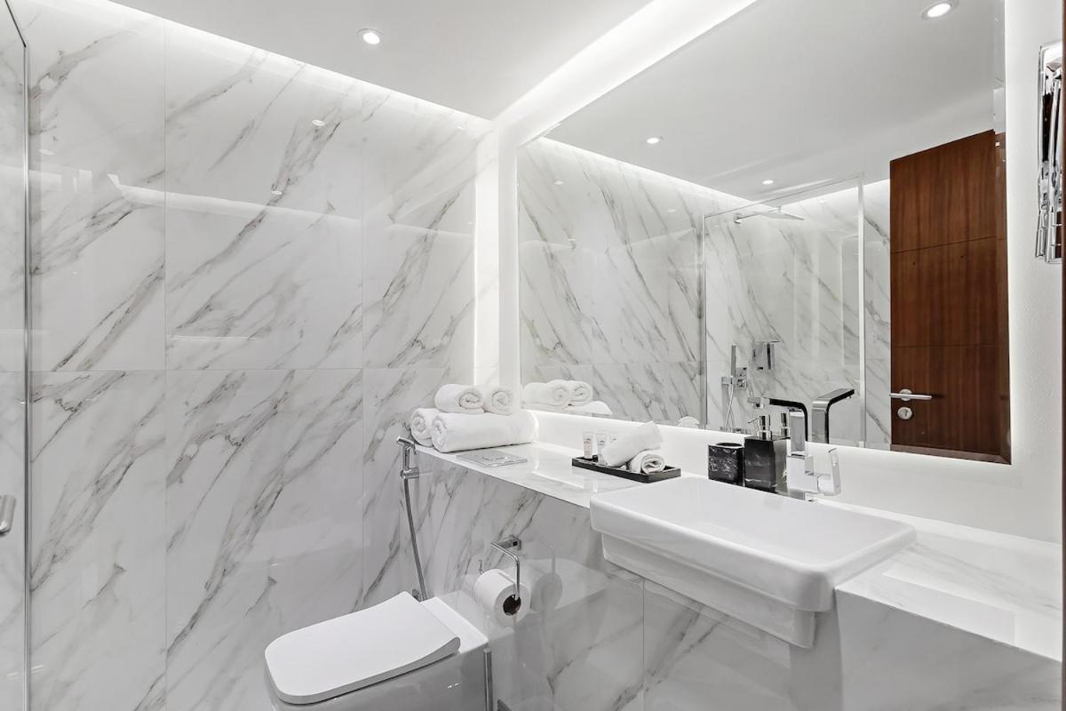 Downtown Boulevard Apartment *