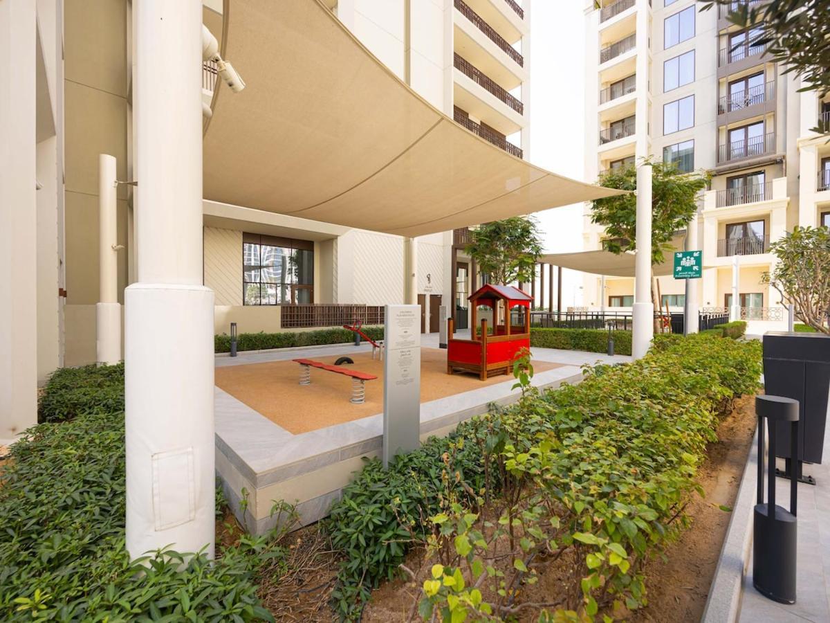 Beachfront Family Entire Unit In Ras Al-khor *