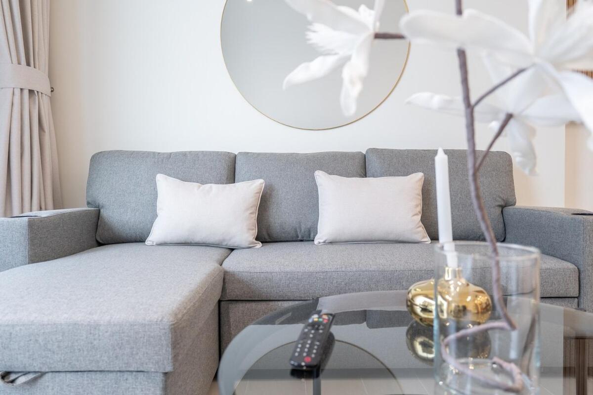 Stylish 1bhk By Czechin Pool & Gym Prime Jvc Apartment Dubai