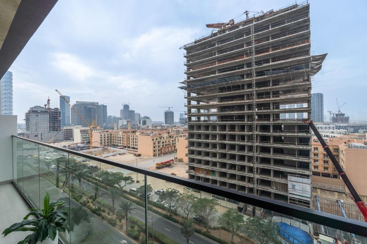 Stylish 1bhk By Czechin Pool & Gym Prime Jvc Apartment *
