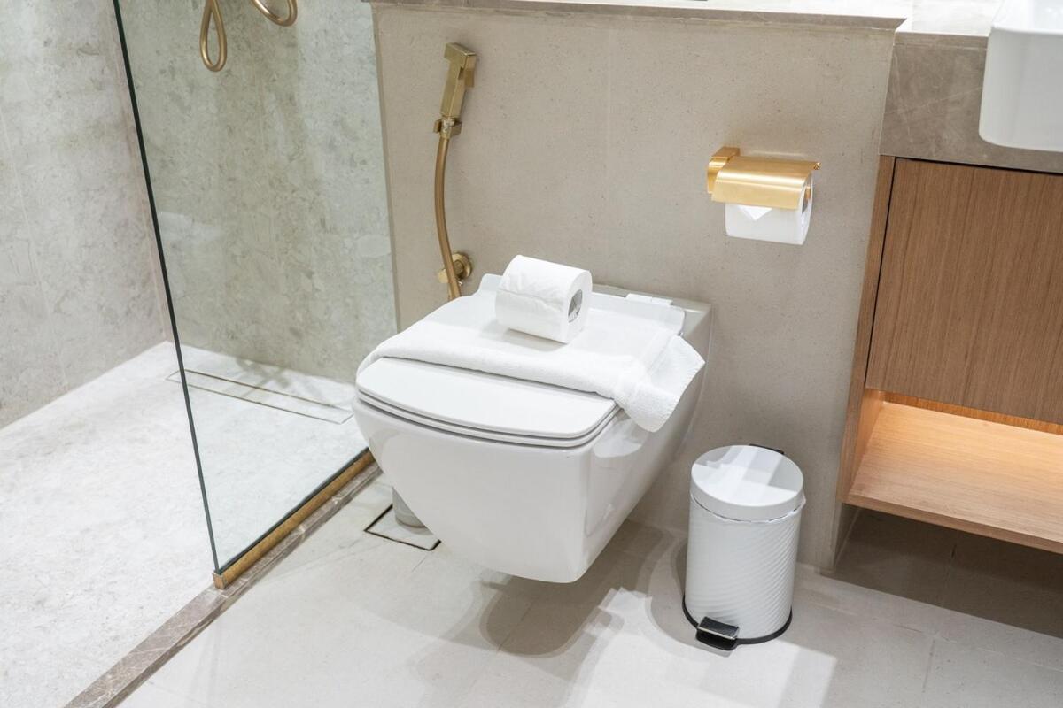 Stylish 1bhk By Czechin Pool & Gym Prime Jvc Apartment