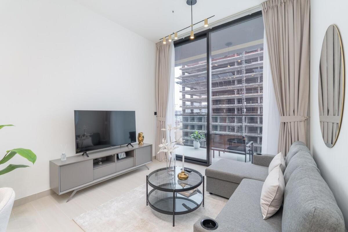 Apartment Stylish 1bhk By Czechin Pool & Gym Prime Jvc *