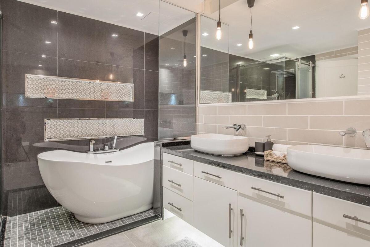 Dreamy 3br In Palm Jumeirah With Unmatched Views * Dubai