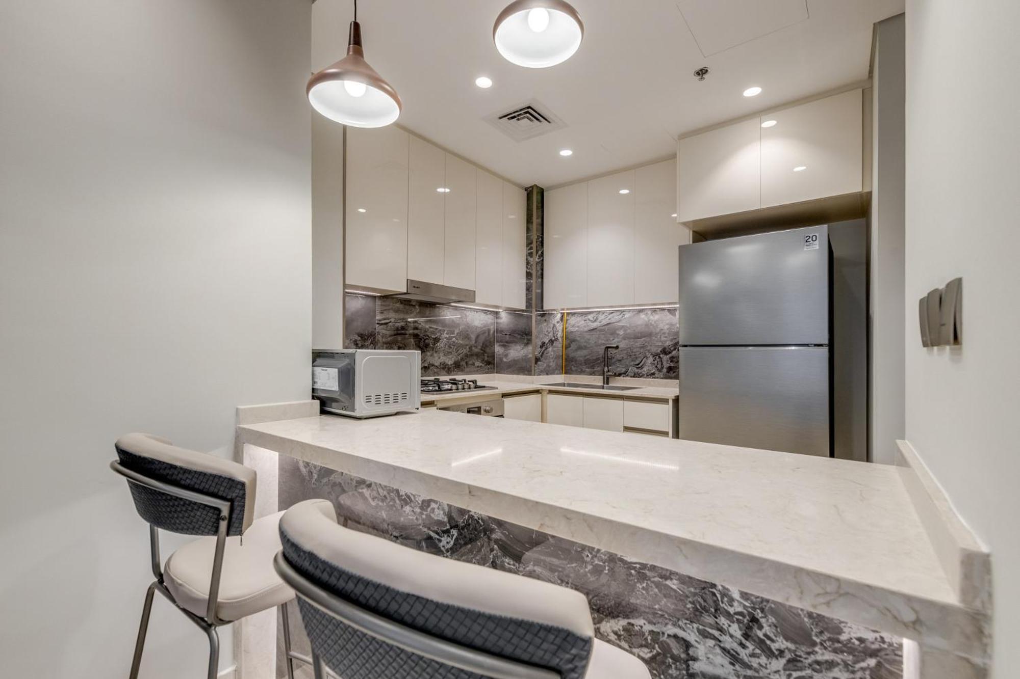 Apartment Ramadan Offer!!! Skyline View 1br, King Bed, Bar & Movie Nights