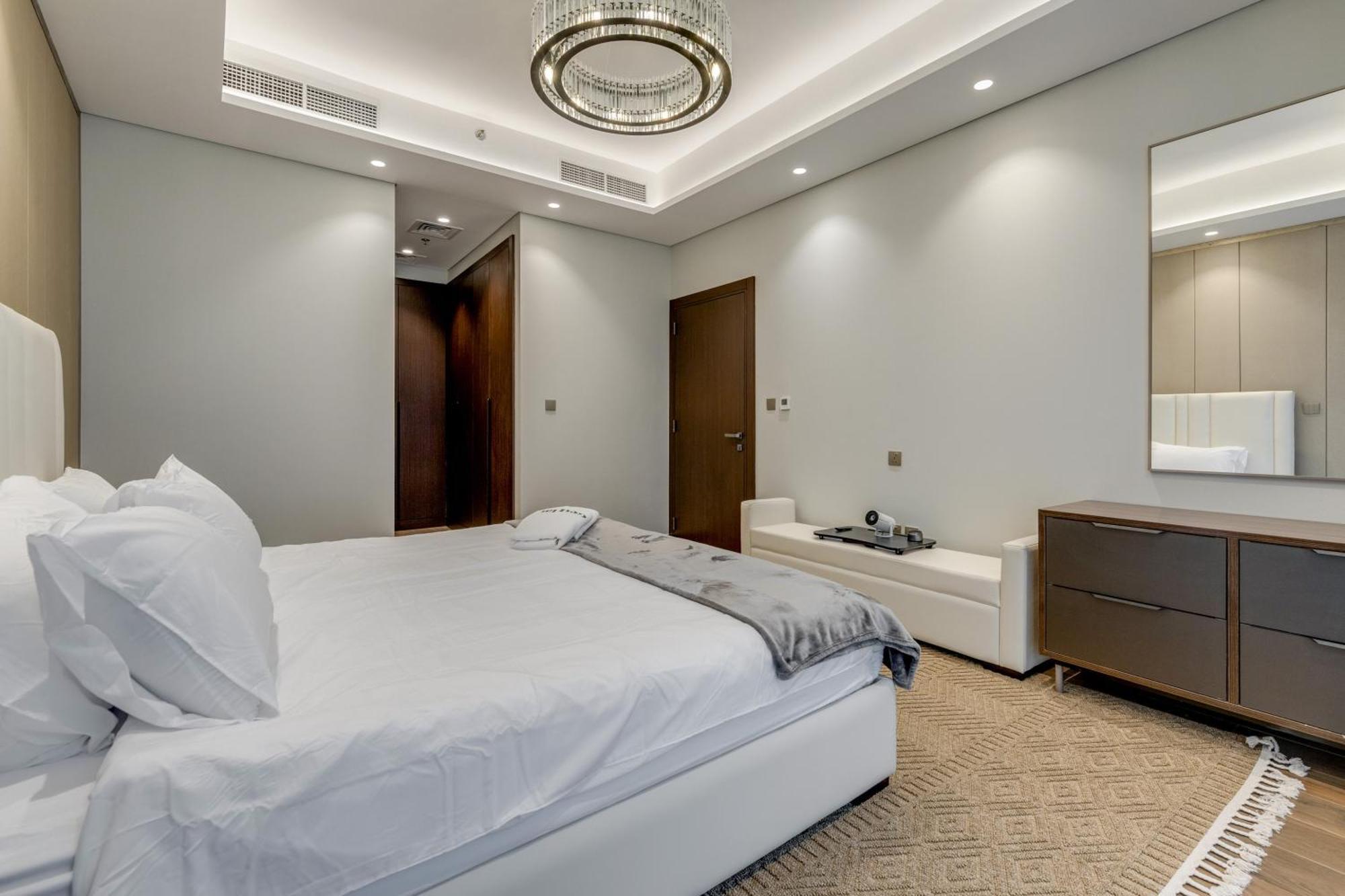 Ramadan Offer!!! Skyline View 1br, King Bed, Bar & Movie Nights