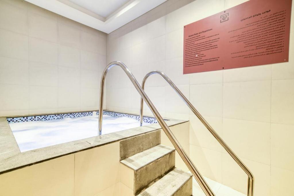Zed Living - Luxe 2br With Burj Khalifa View - Rp Heights *