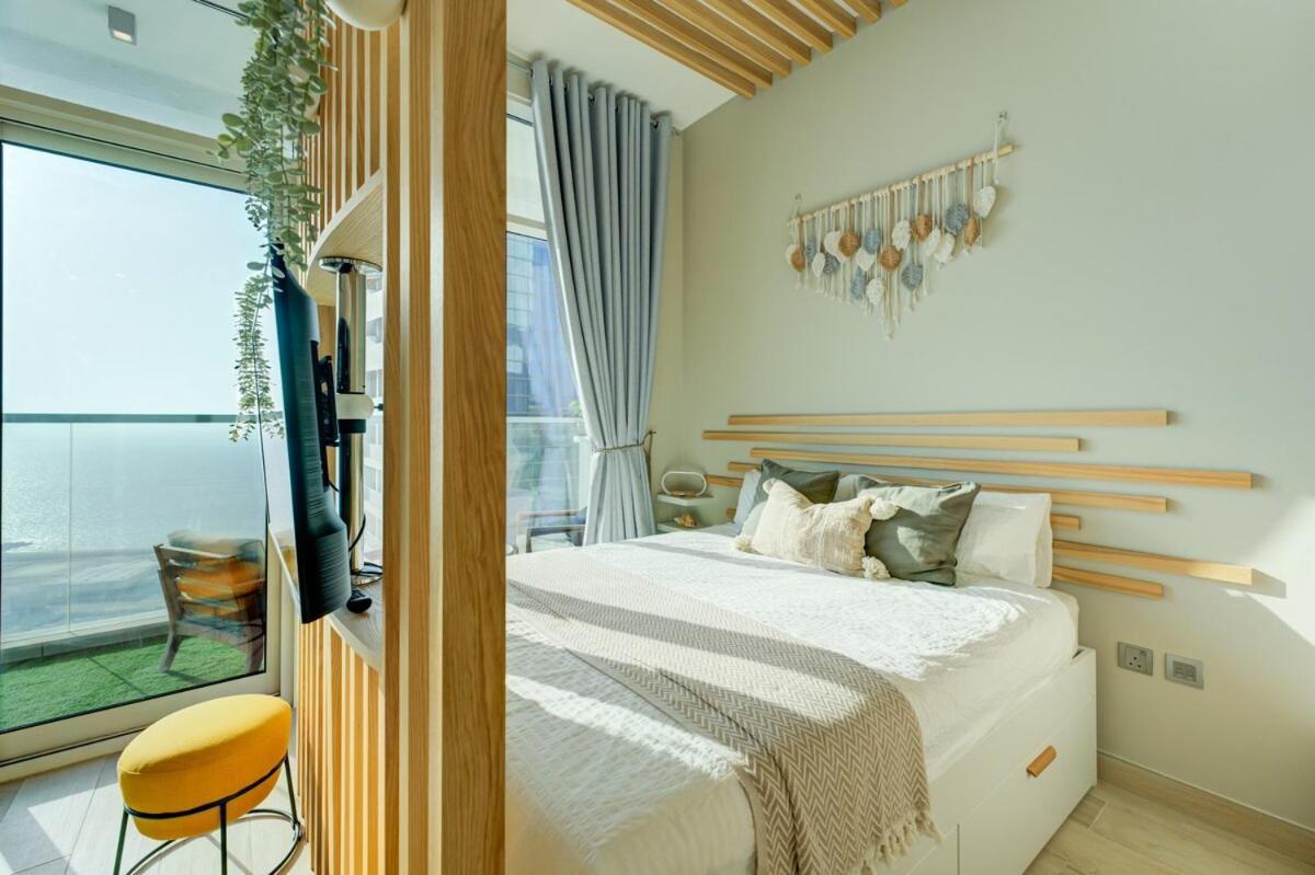 Higuest - New! Stunning Sea View Studio, Balcony, Pool
