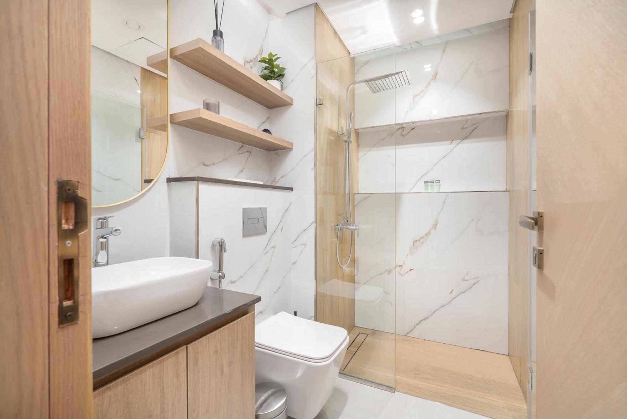 Mesmerizing Located In The Center Of Jvc Daire