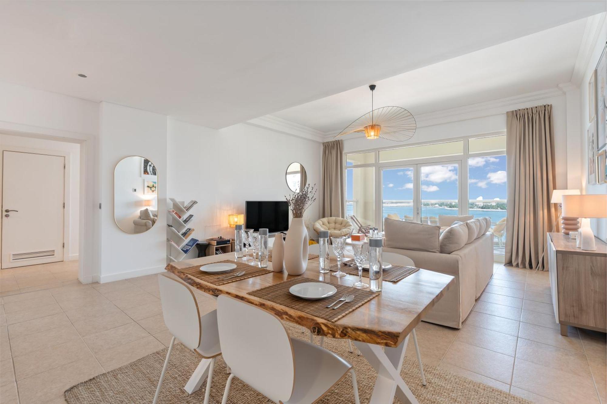 Shoreline Beachfront Apartment With Full Sea View And Pool Palm Jumeirah Apartment Dubai