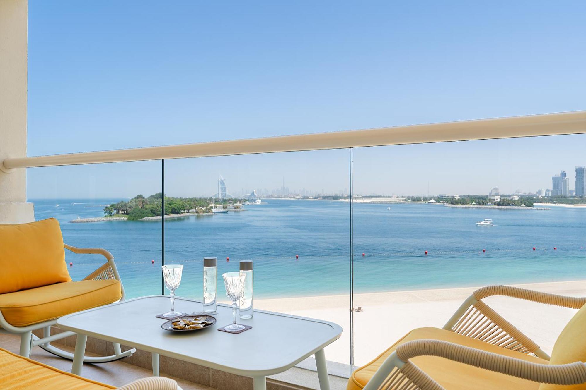 Shoreline Beachfront Apartment With Full Sea View And Pool Palm Jumeirah Apartment *