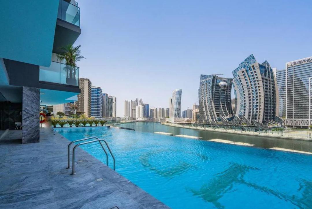 Luxurious One Bed Near Mall With Burj And Canal View Apartment *