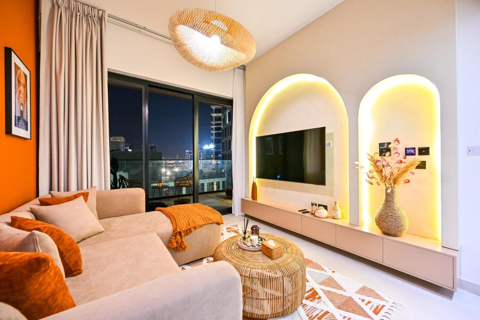 Apartment Luxurious One Bed Near Mall With Burj And Canal View *