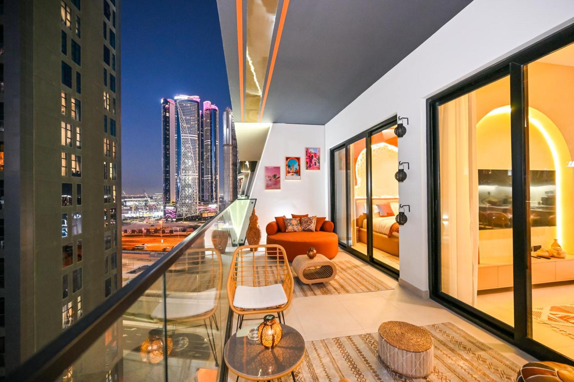 Apartment Luxurious One Bed Near Mall With Burj And Canal View *