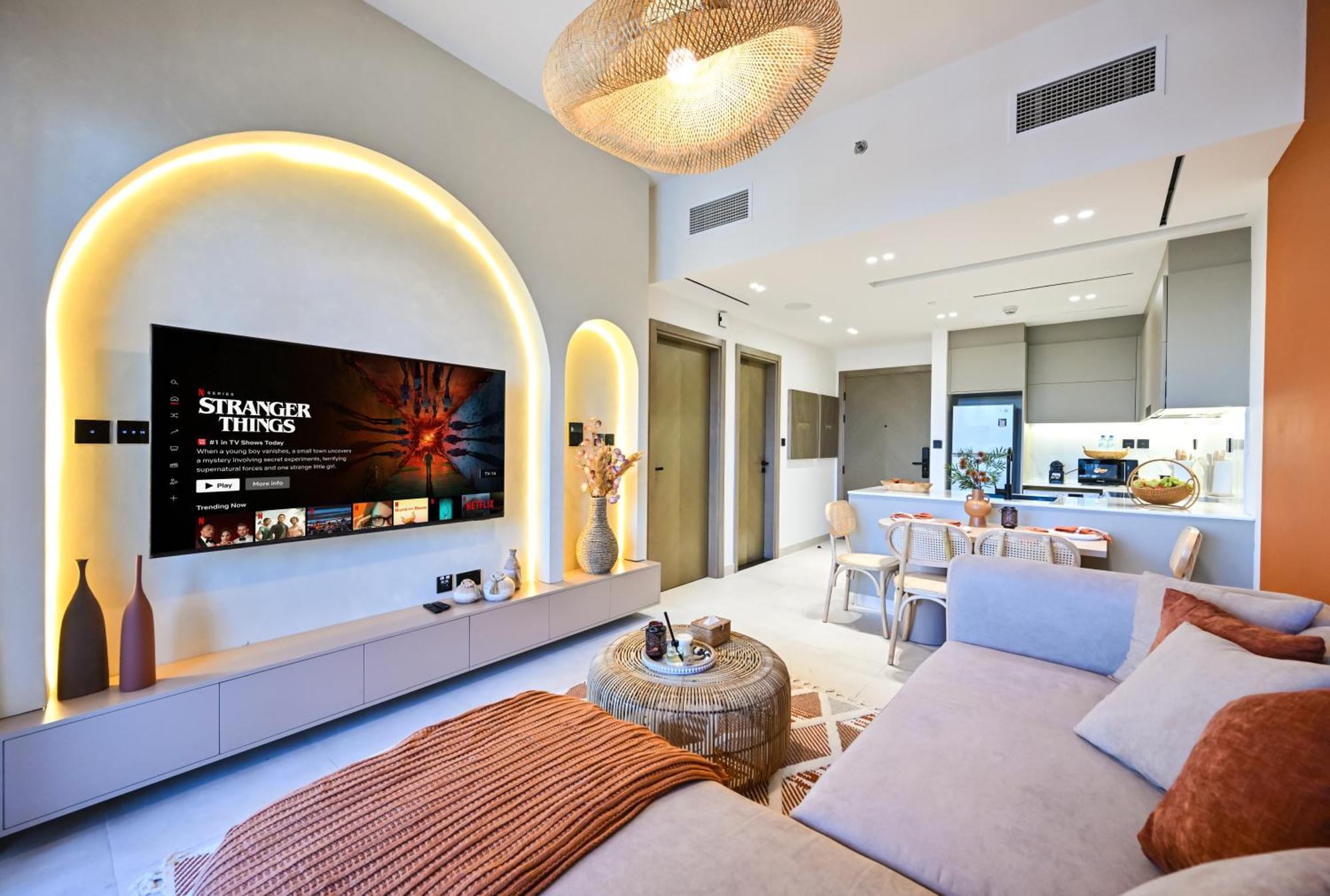 Apartment Luxurious One Bed Near Mall With Burj And Canal View *