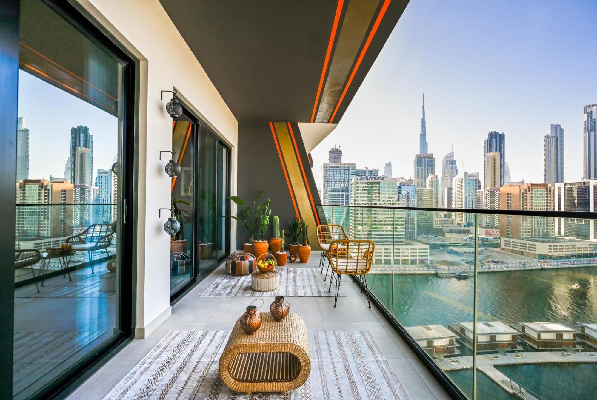 Luxurious One Bed Near Mall With Burj And Canal View *