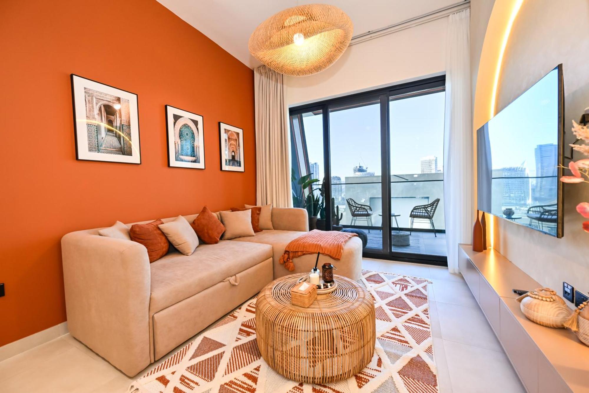 Luxurious One Bed Near Mall With Burj And Canal View Apartment Dubai