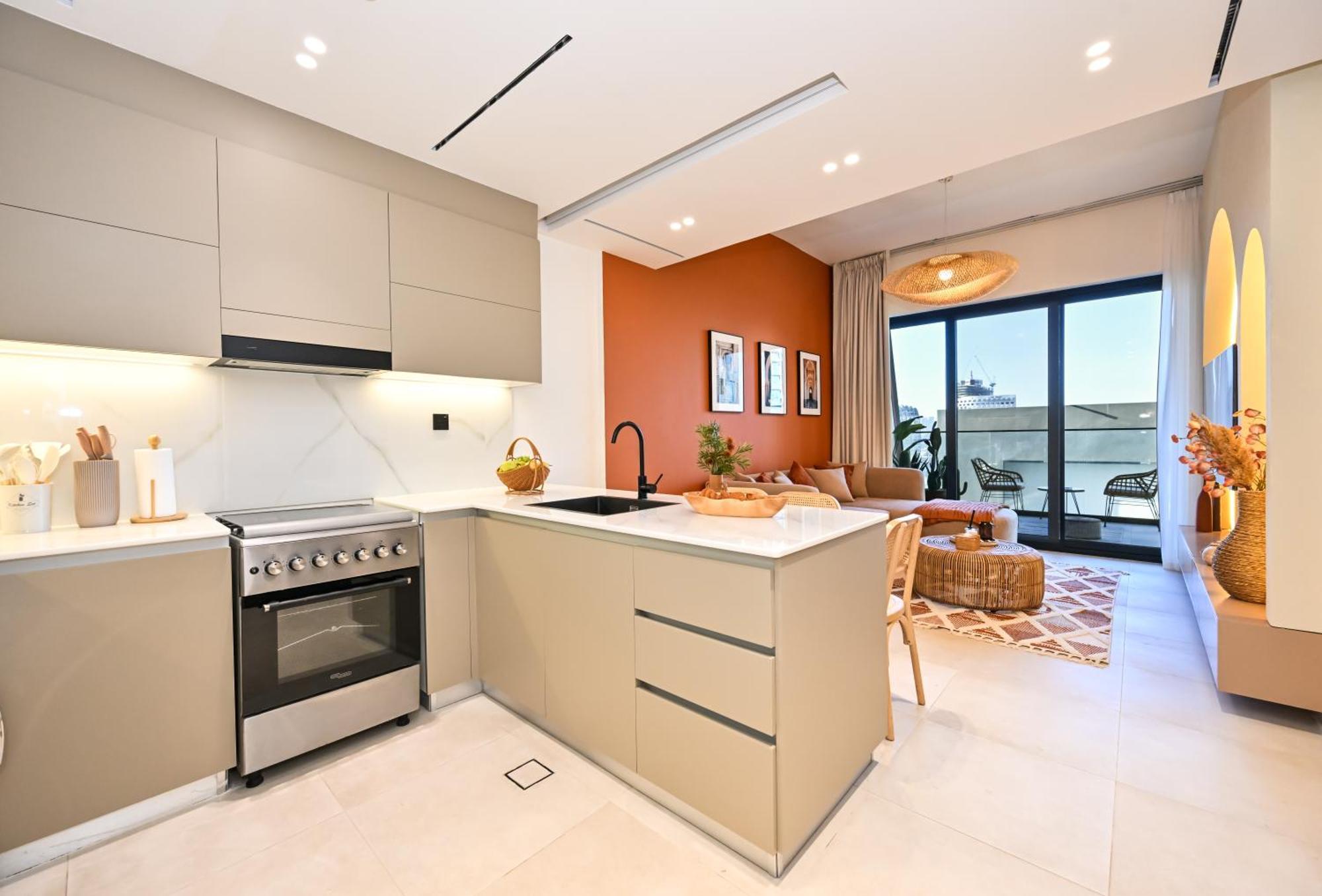 Apartment Luxurious One Bed Near Mall With Burj And Canal View Dubai