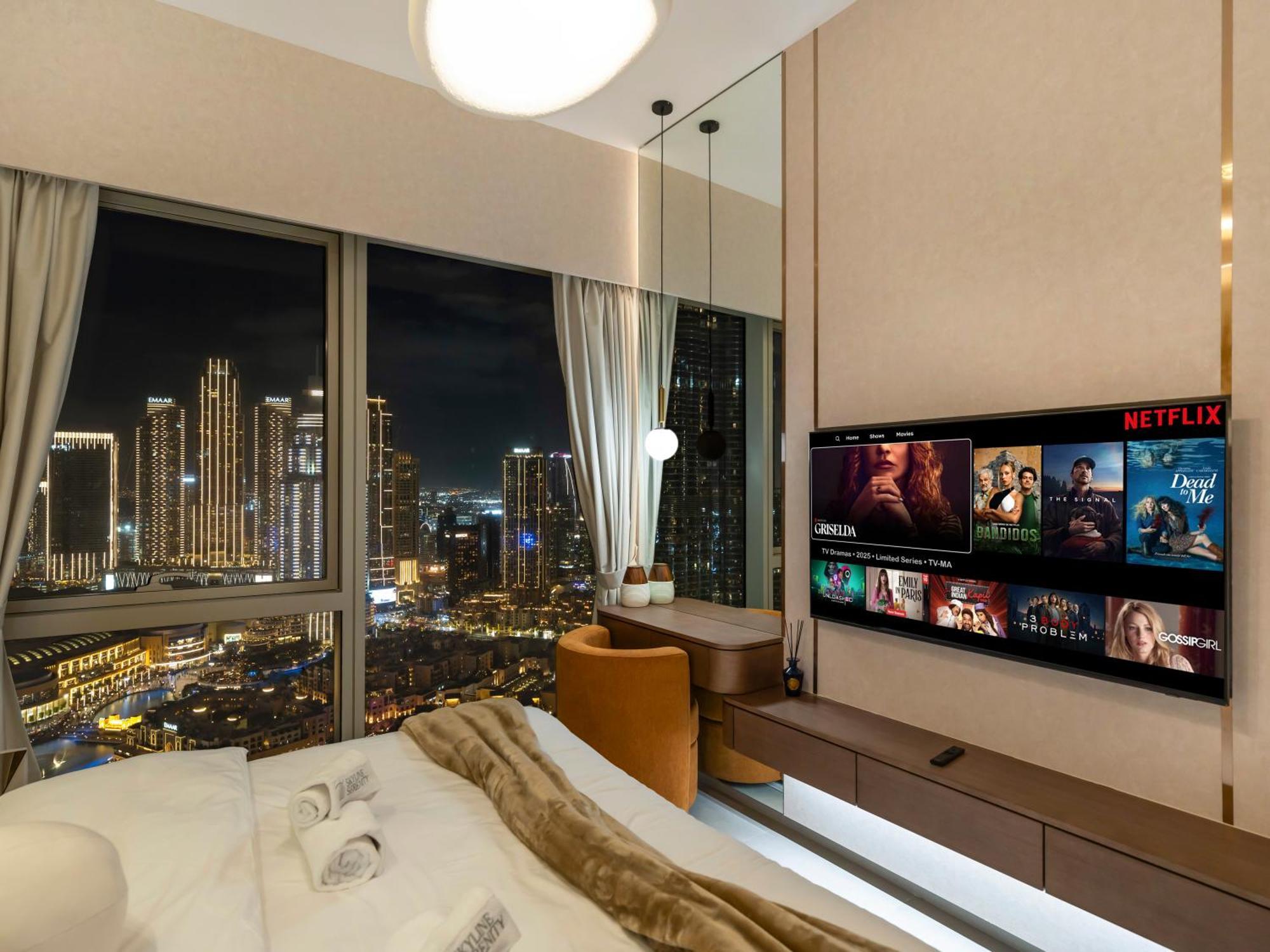 Daire Crown Jewel 2 Bedroom I Iconic Burj Khalifa And Fountain Views I Free Parking, Gym, Pool, Wi-fi And Ps5 I By Skyline Serenity