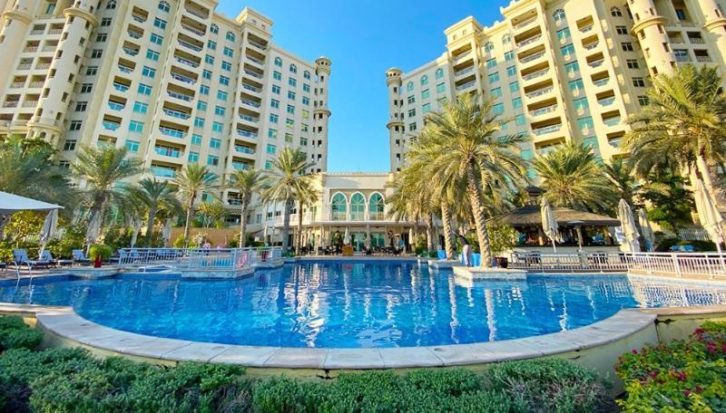 Apartment Shoreline Beachfront Apartment With Full Sea View And Pool Palm Jumeirah Dubai