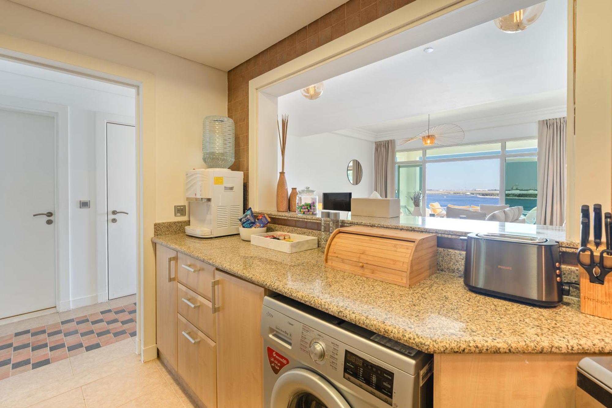 Apartment Shoreline Beachfront Apartment With Full Sea View And Pool Palm Jumeirah