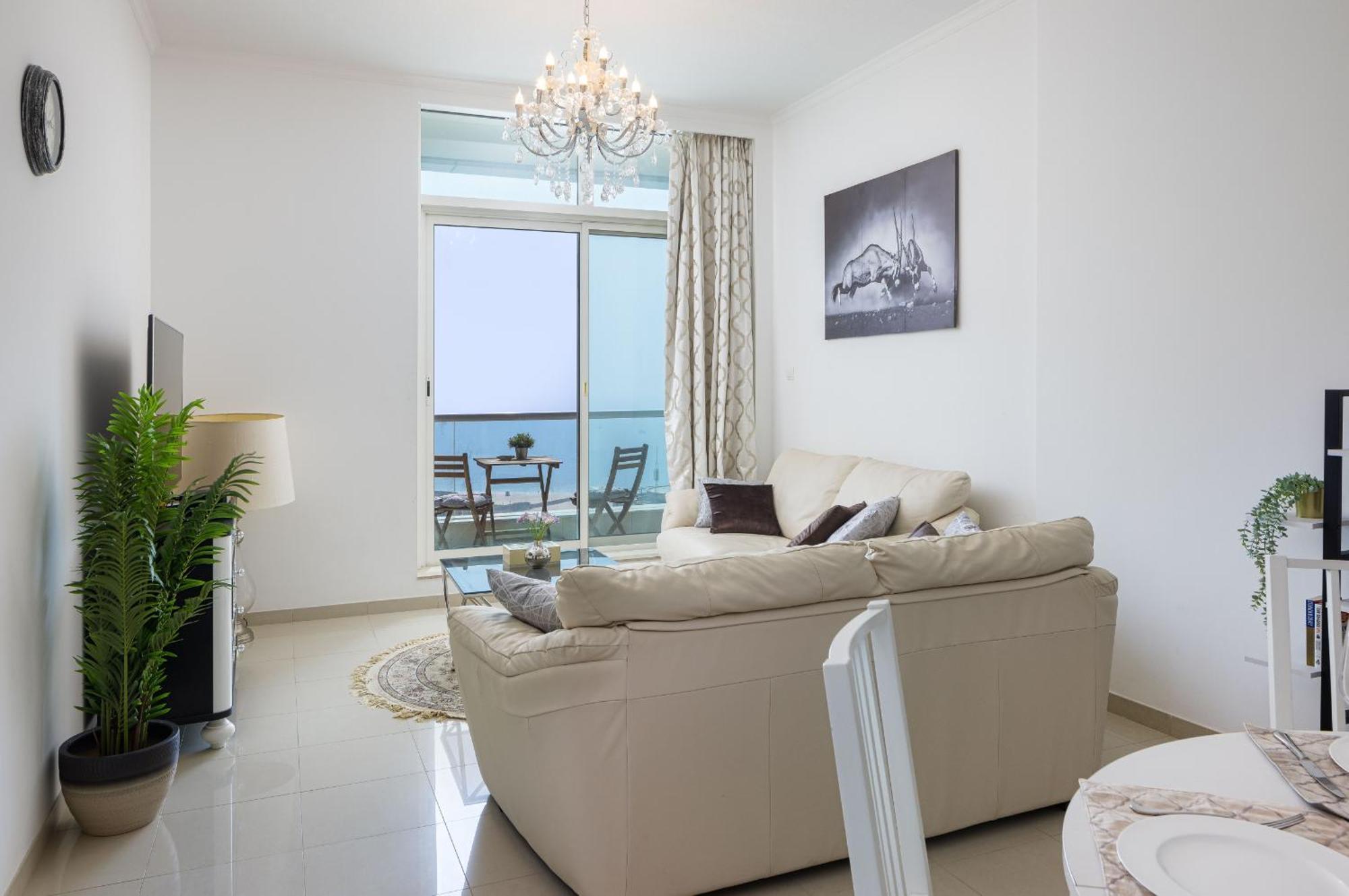 Vayk - Spacious One Bedroom Apartment *