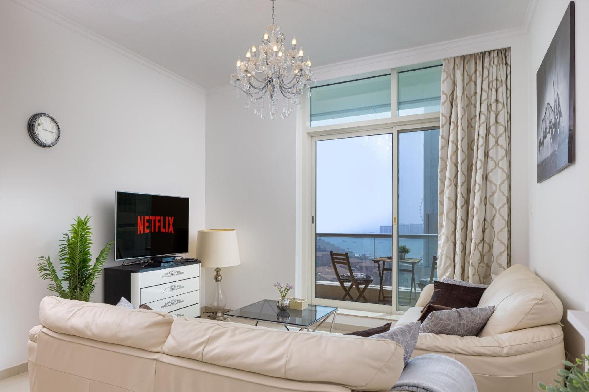 Vayk - Spacious One Bedroom * Dubai
