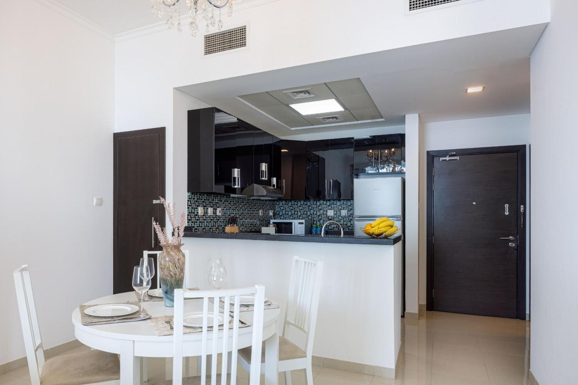 Vayk - Spacious One Bedroom Apartment