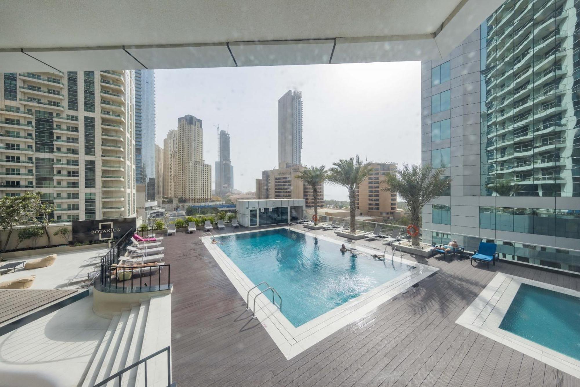 Vayk - Spacious One Bedroom Apartment *