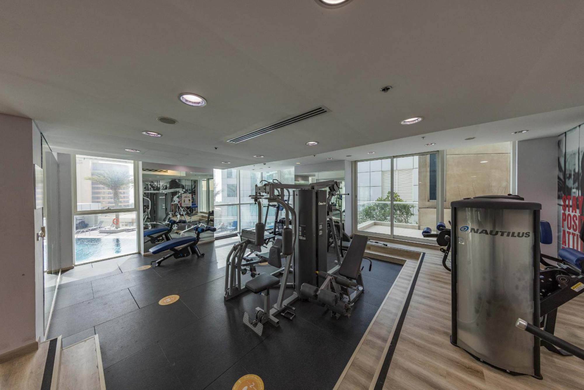 Vayk - Spacious One Bedroom * Dubai